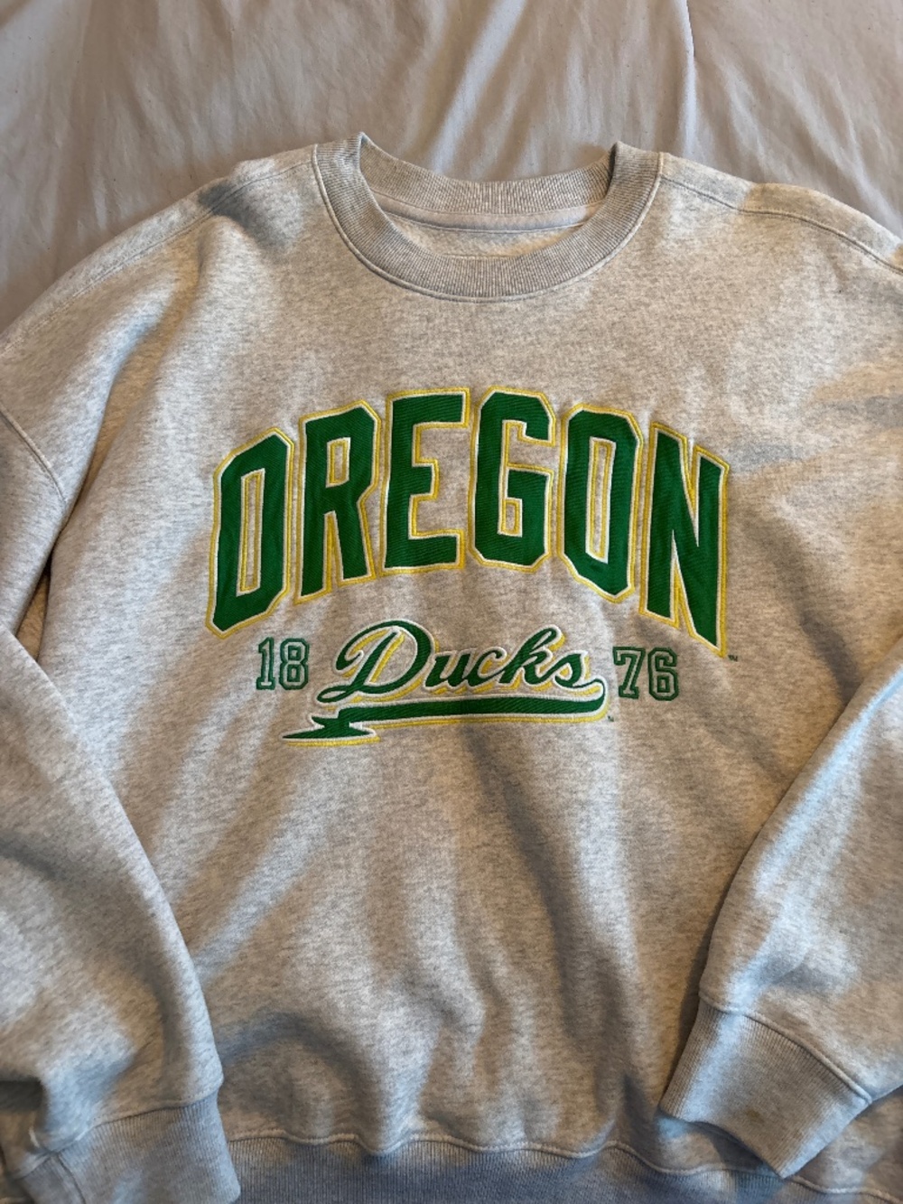 Men’s Hollister Oregon crewneck sweatshirt